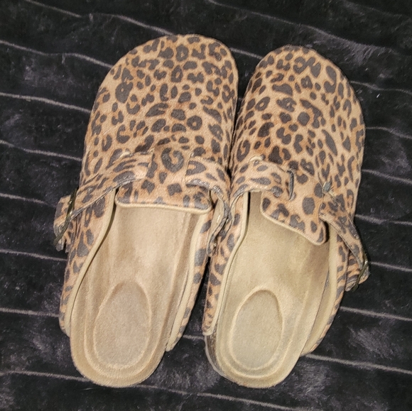 Leopard Print - Picture 2 of 3